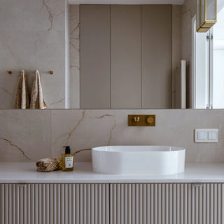 "Omnires CONTOUR" / paslėptai montuojamas praustuvo maišytuvas / Šukuotas auksas