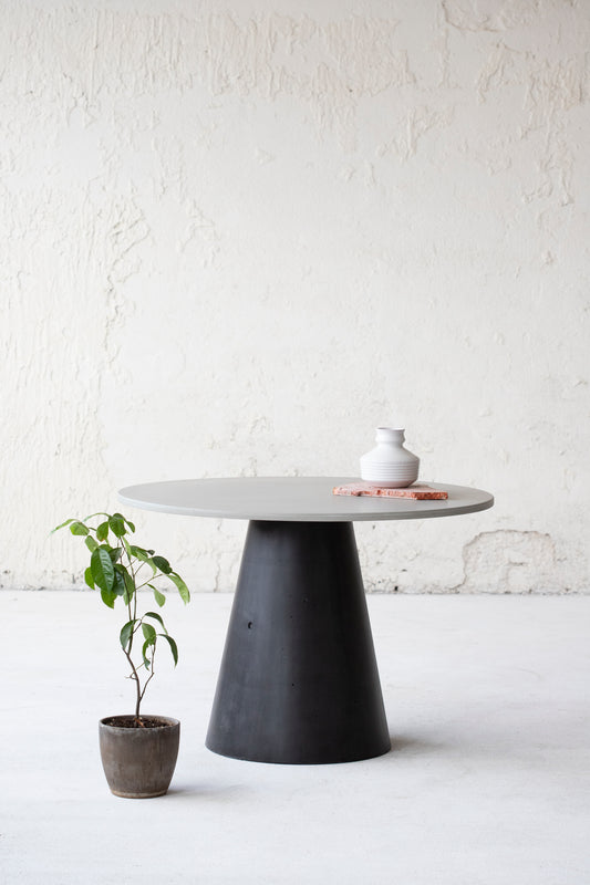 concrete_dining_table