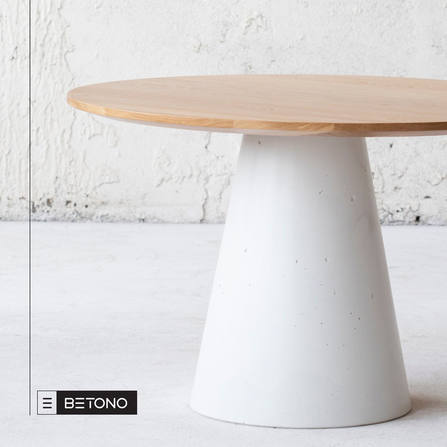 Minimalistic design dining table. Natural oak table top, concrete table base. - betono.lt