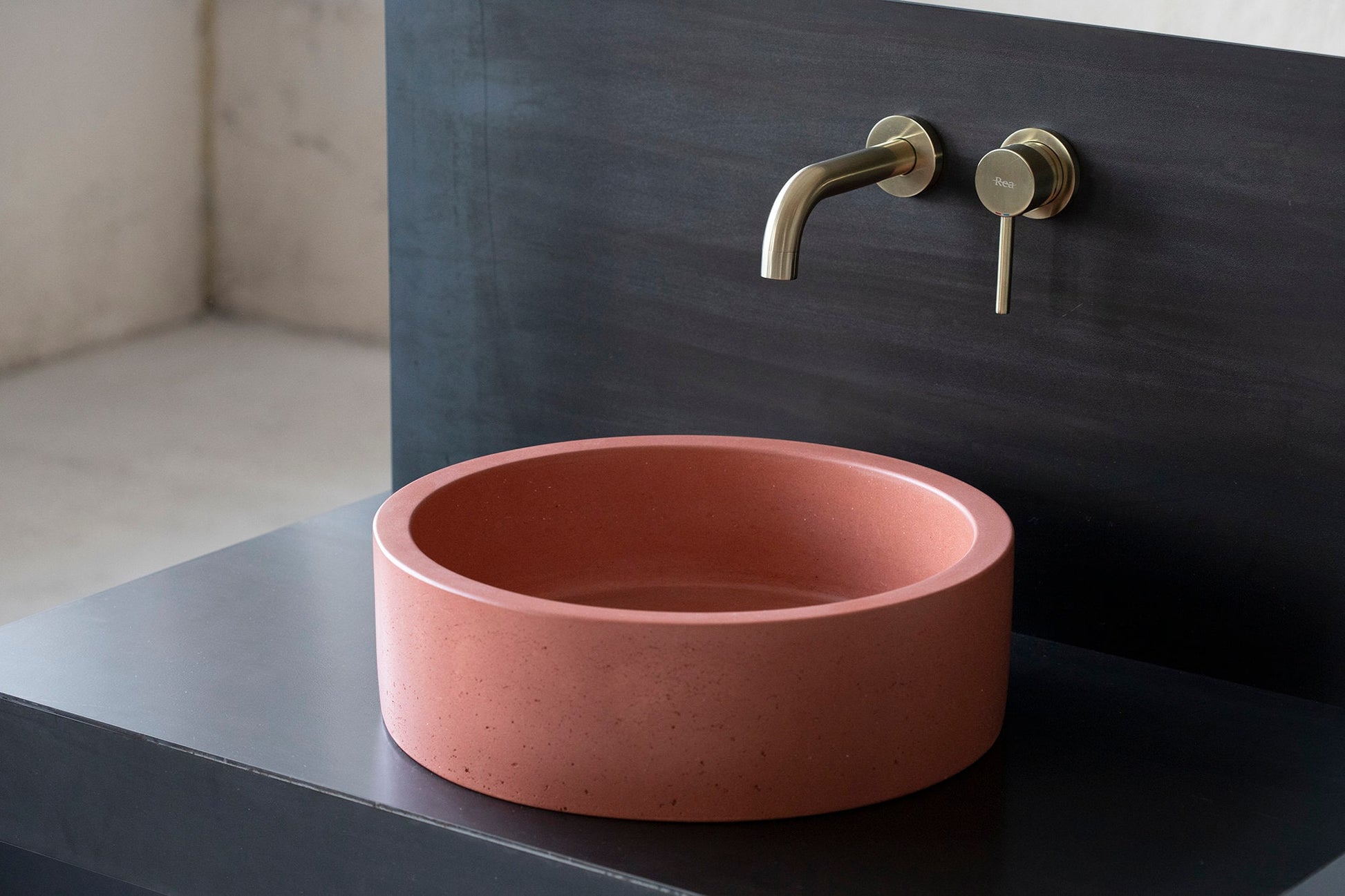 Concrete sink | Wash basin | Round sink | Pink | Two sizes D40cm and D32cm - betono.lt