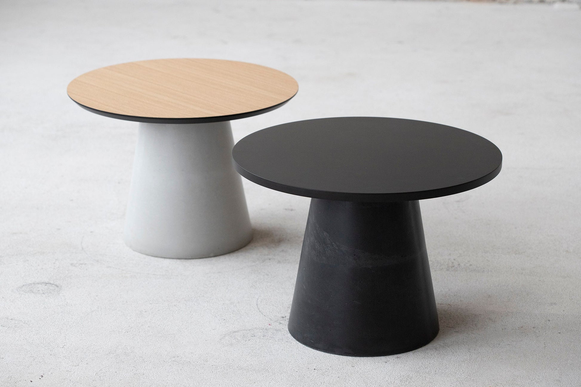 Concrete coffee side table, Oak veneer table top - betono.lt