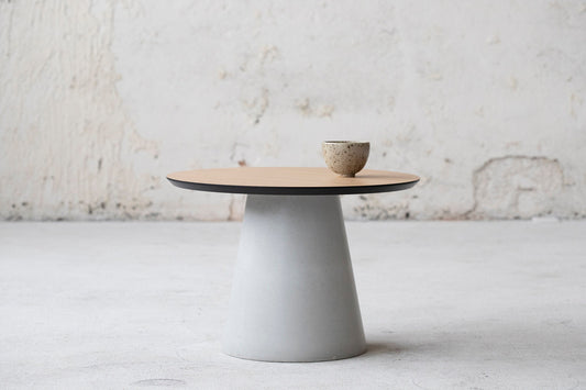 Concrete coffee side table, Oak veneer table top - betono.lt