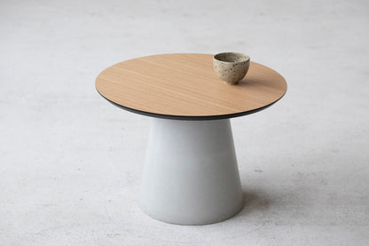 Concrete coffee side table, Oak veneer table top - betono.lt