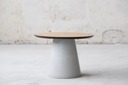 Concrete coffee side table, Oak veneer table top - betono.lt