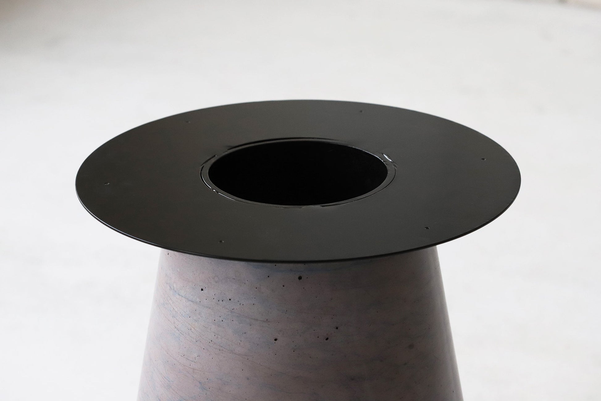 Concrete dining table base - betono.lt