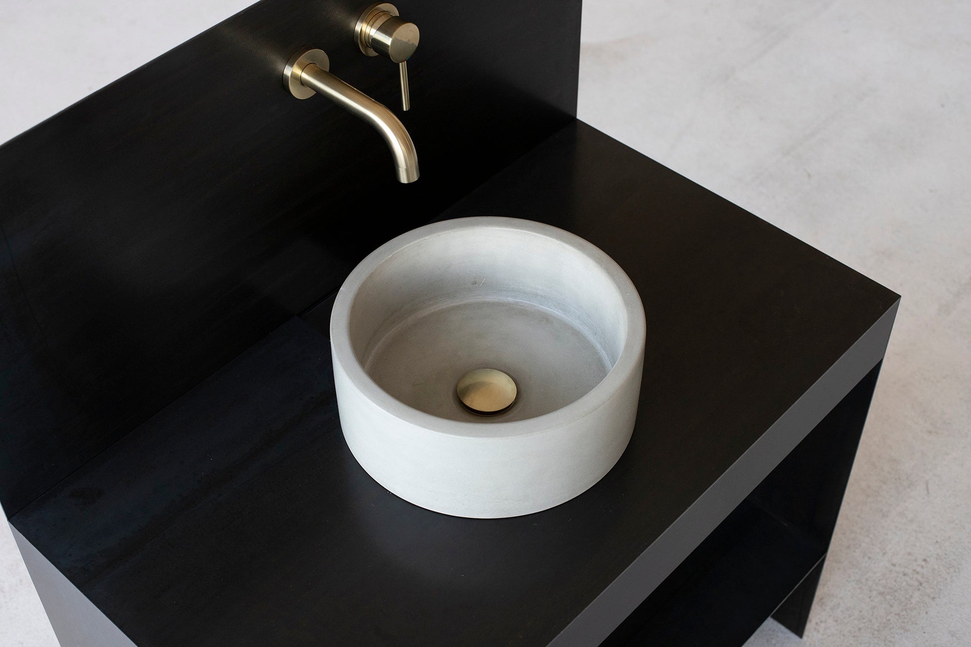 Concrete sink | Small Wash basin | Round sink | Grey | D32cm D12 1/2 inch - betono.lt