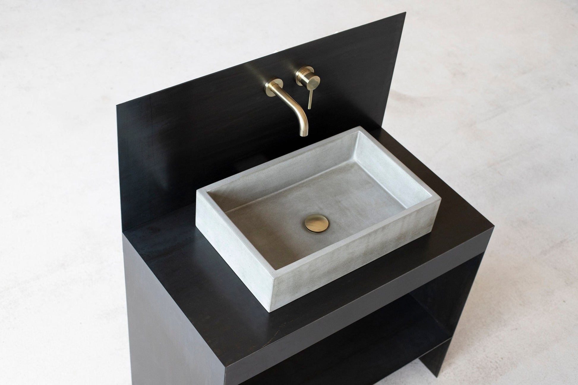 Square concrete sink | Wash basin | Vessel sink | Gray | 55x35 cm. 21 3/4 x 12 3/4 inch. - betono.lt