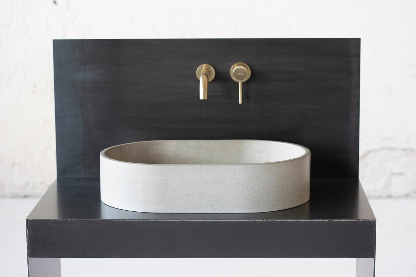 Oval concrete sink | Wash basin | Vessel sink | Grey | 58x38 cm. 22 3/4 x 15 inch. - betono.lt